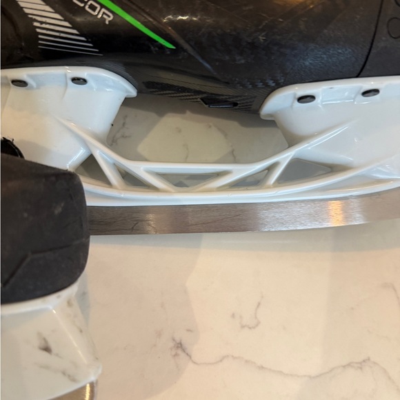 CCM Ribcor Skates Big Kid - Picture 7 of 8